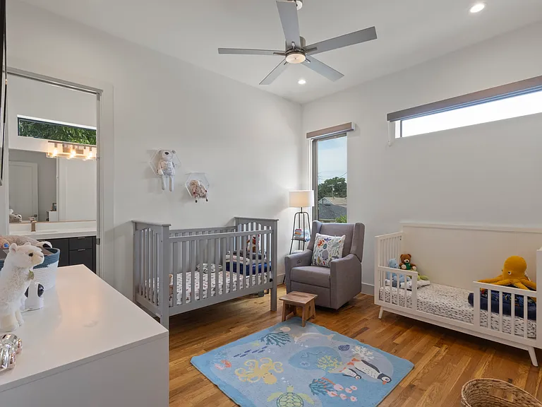 2335 Kirby St — Photo 22