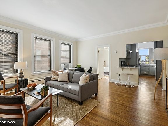 5th image of 3520 N Lake Shore Dr APT 4L