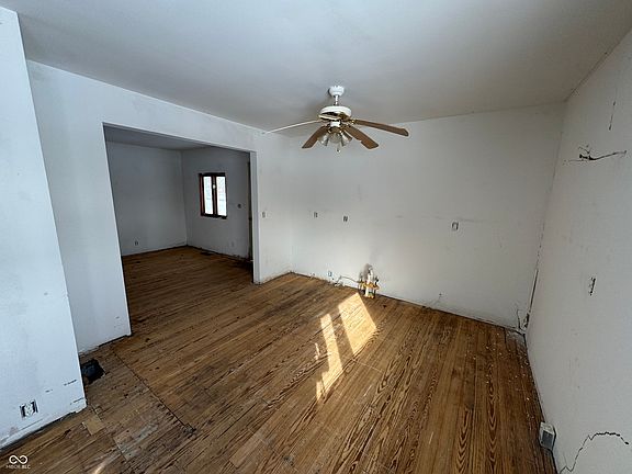 5th image of 5261 W 52nd St