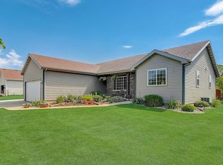 424 Whitetail Way, Deerfield, WI 53531