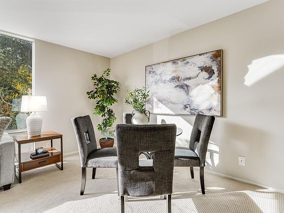3rd image of 1614 Hudson St APT 202