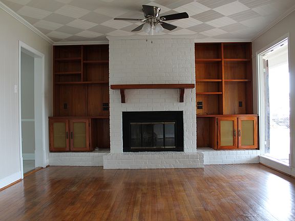 3rd image of 602 Willow St