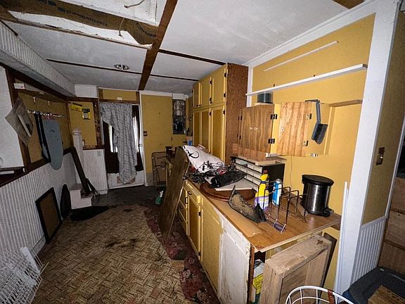 5th image of 1029 Reynolds Ave