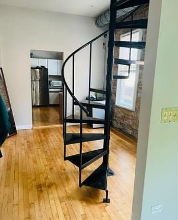 5th image of 2115 W Cortland St #2S