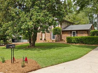 390 Stonebridge Dr, Roswell, GA 30075