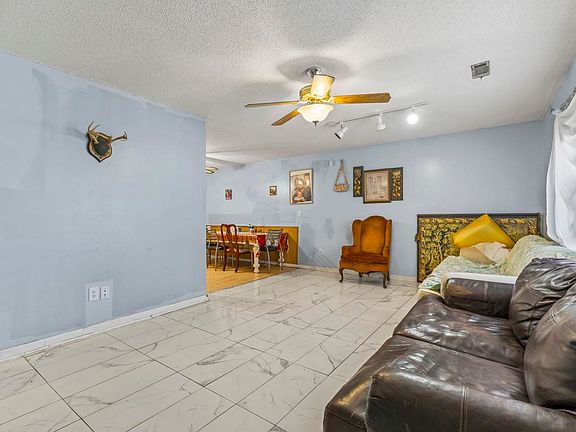 2nd image of 5567 Rosewood Dr.