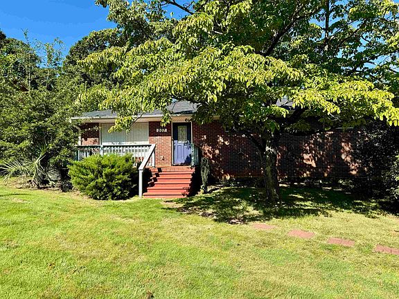 2nd image of 207 Ellington Dr