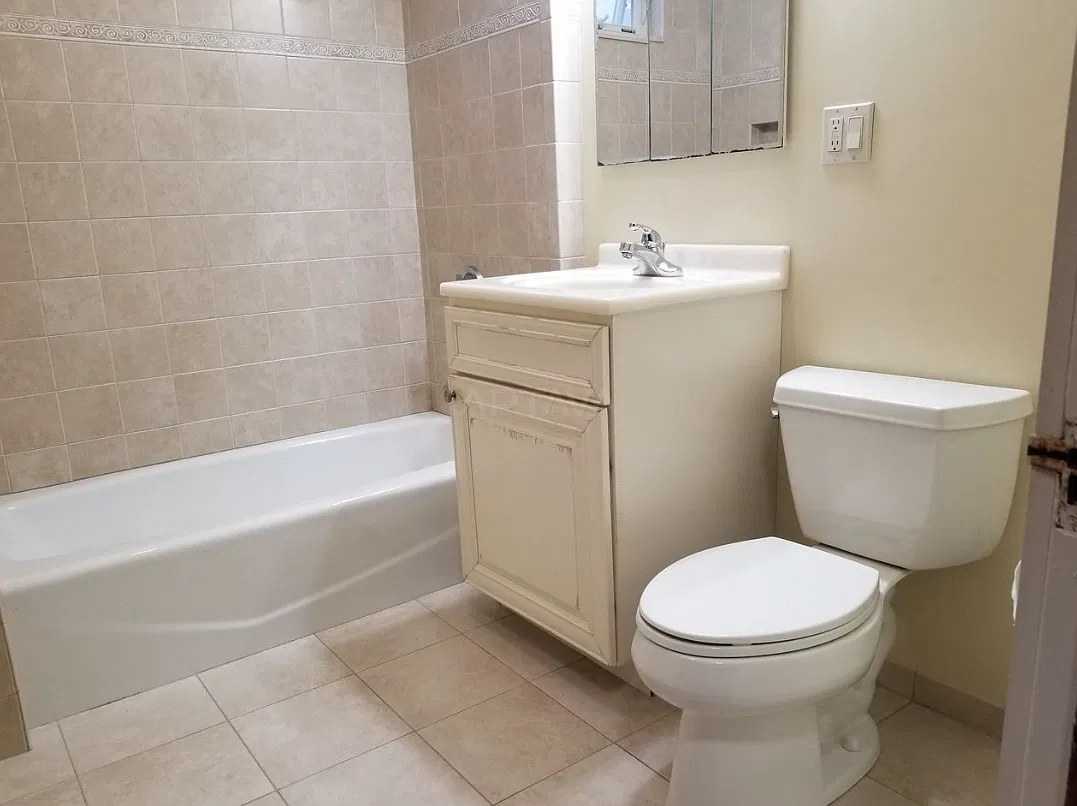 3 bed, $4,500 — Photo 4
