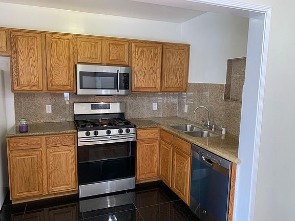2nd image of 3662 Greenfield Ave
