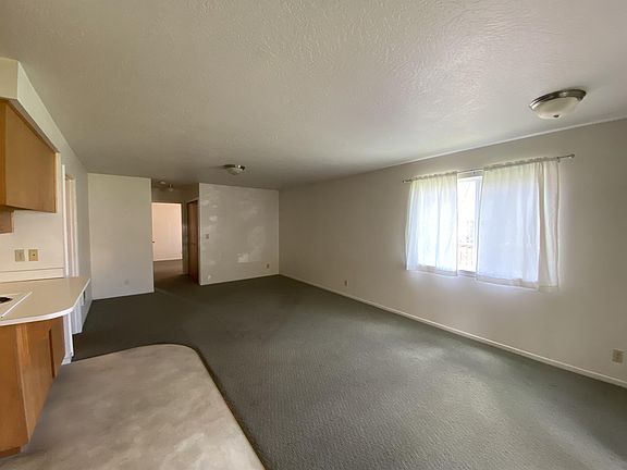 3rd image of 4120 Henry Ct APT B