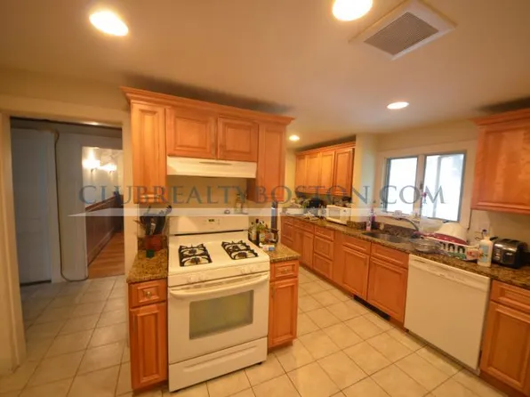 8 Oliva Rd #2, Boston, MA 02135