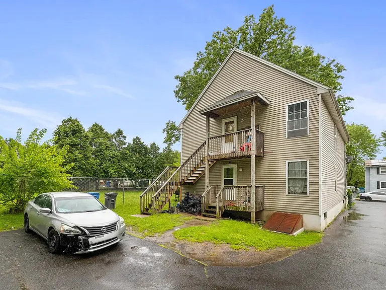 24 Florence St #2 — Photo 3