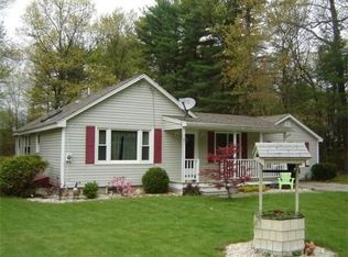 4 Shirley St, Pepperell, MA 01463