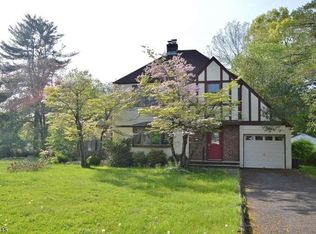 123 Cathedral Ave, Florham Park, NJ 07932