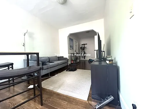 114 Willow St Photo 1