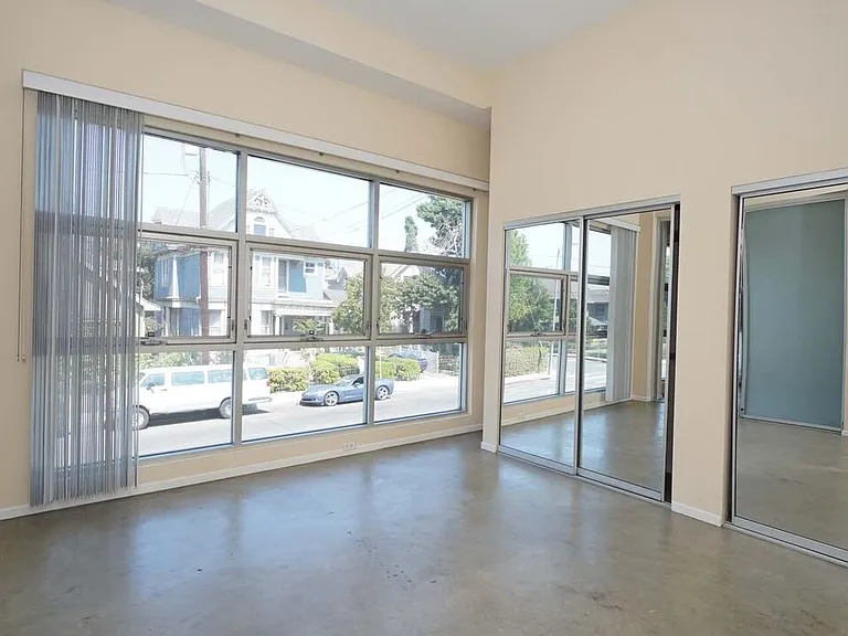 922 W 23rd St #201 — Photo 10