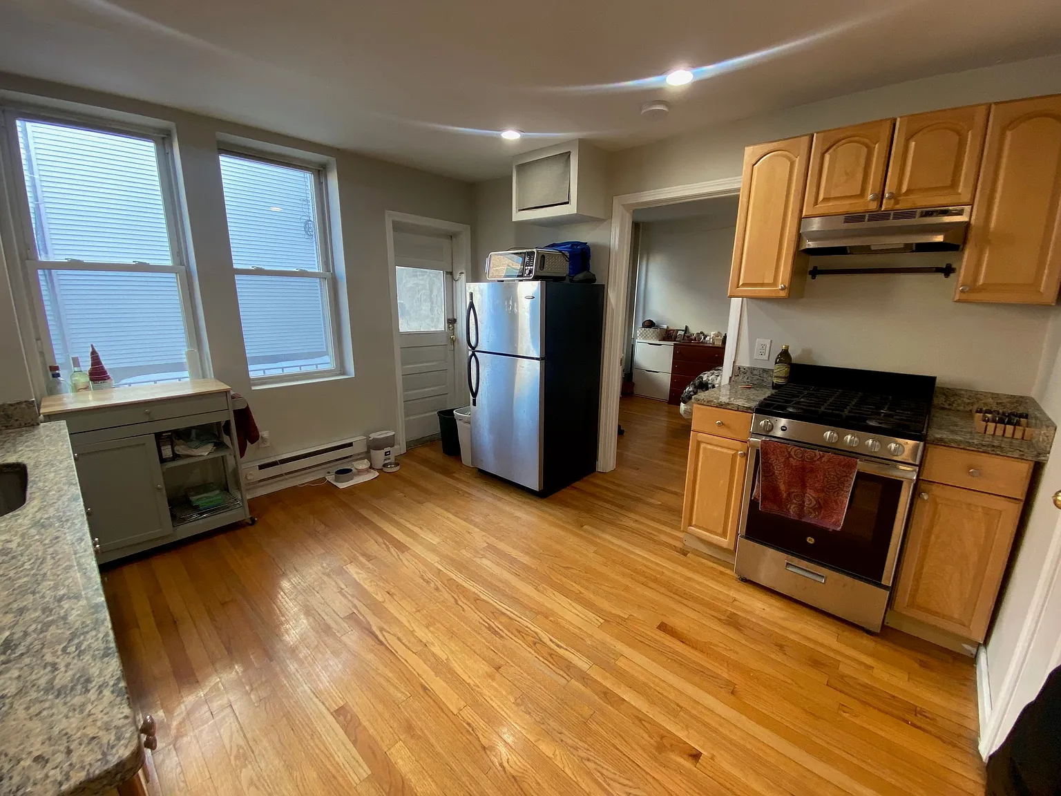 2 bed, 9999 sqft, $3,850 — Photo 2