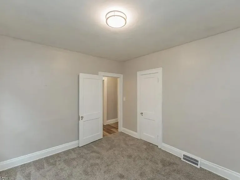 3318 W 94th St — Photo 11