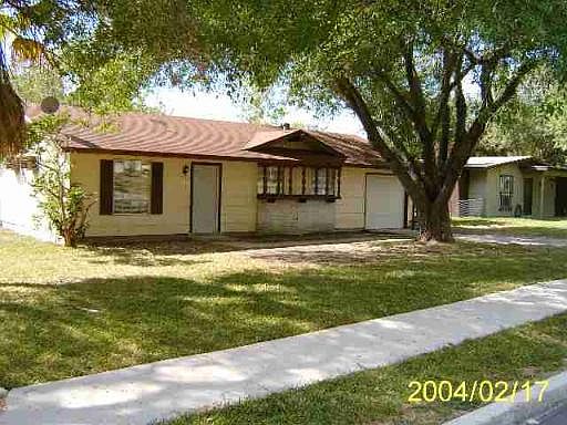 2nd image of 5846 CASTLE YARD DR