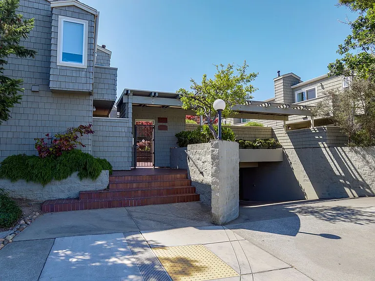 256 State St #9 — Photo 35