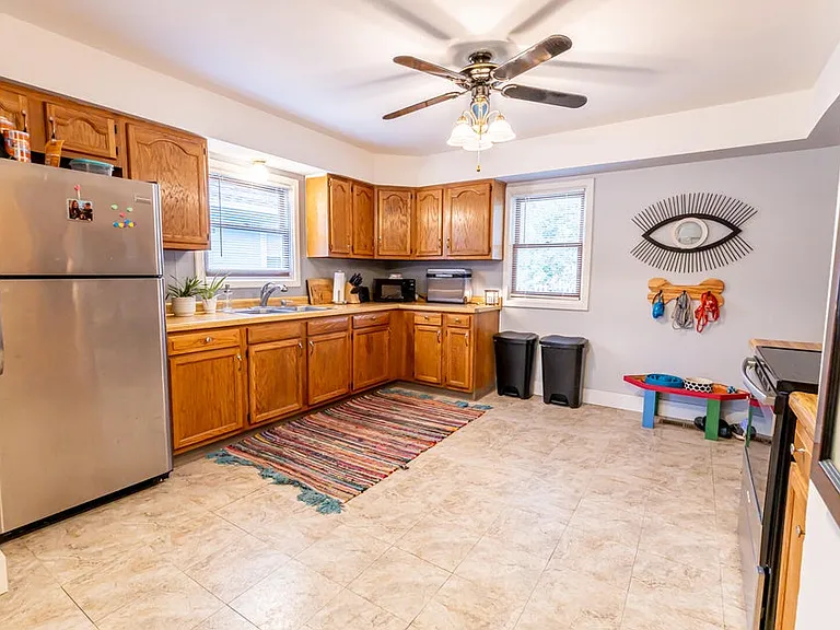 2942 Losey Blvd S — Photo 10