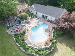 45 Bowalk Dr, Manchester, ME 04351