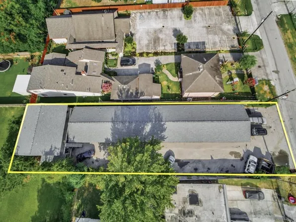 26 Farrell St APT 10, Houston, TX 77022