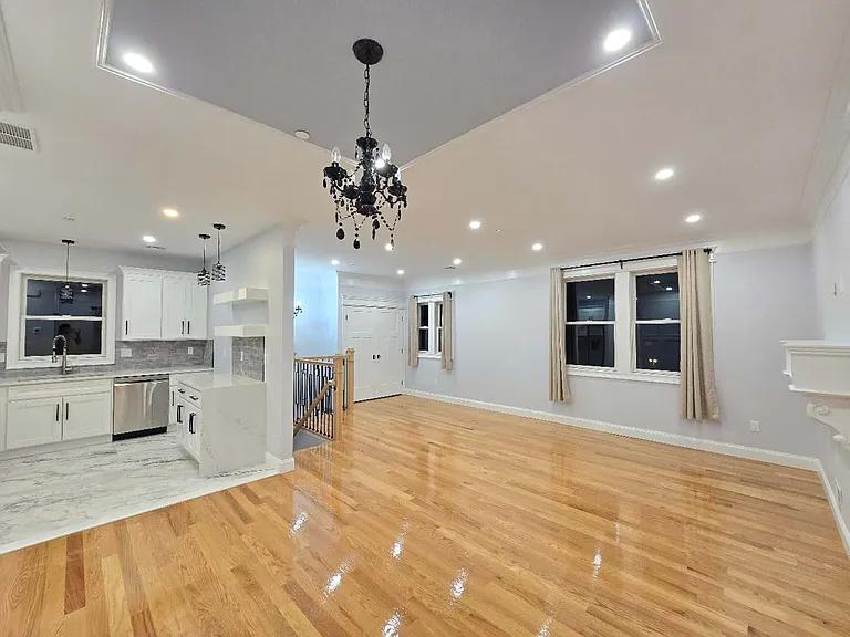 38 Markham Pl #1 — Photo 3