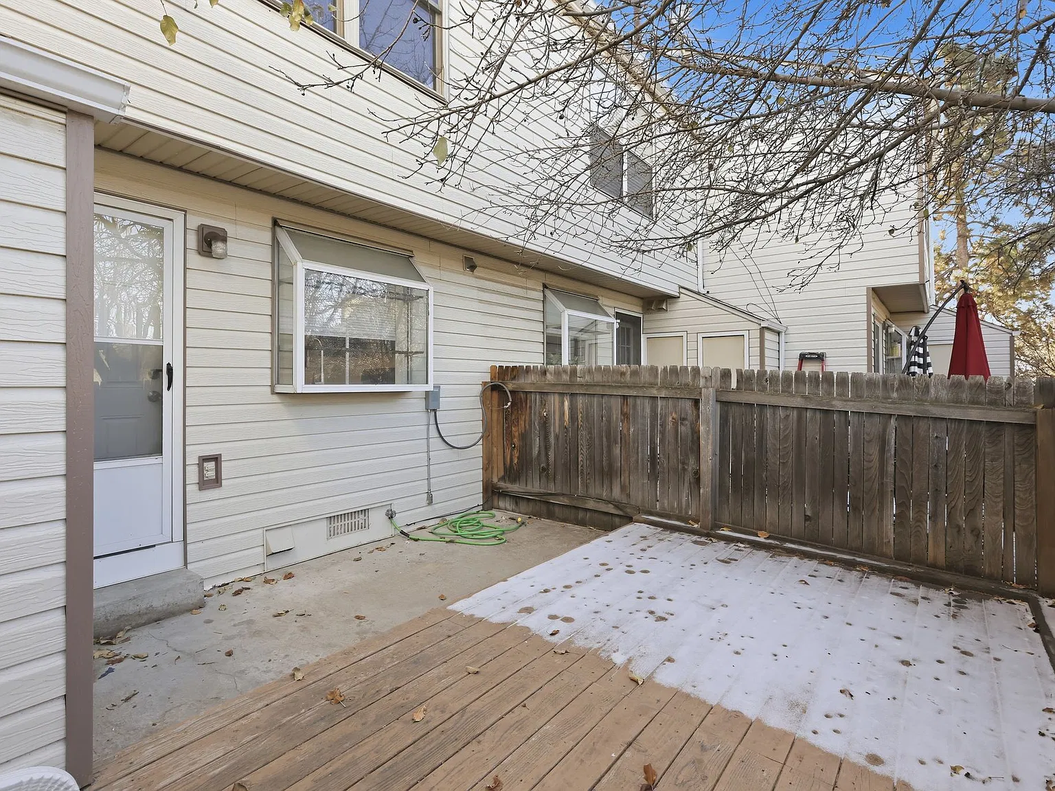 2 bed, 1.5 bath, 992 sqft, $1,900 — Photo 2
