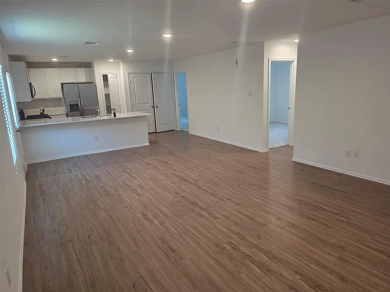 7202 Clover Chase Dr — Photo 2