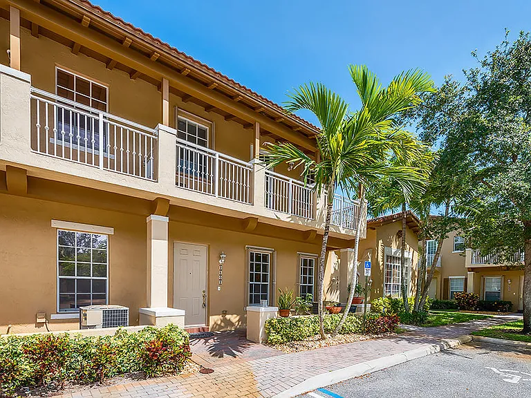 2502 NW 4th St — Photo 22