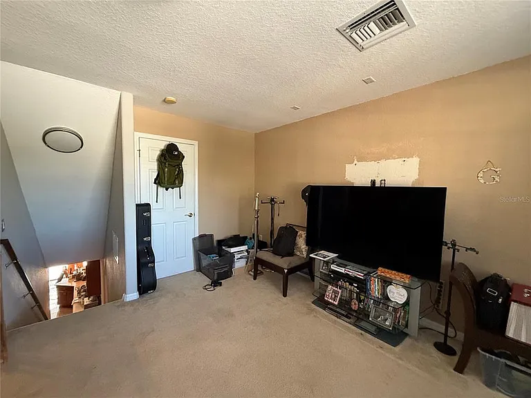 10703 Banfield Dr — Photo 16