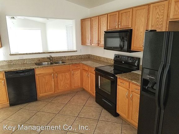 4th image of 7417 N 67th Dr