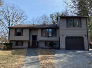 7 Field View Rd, Scituate, RI 02831