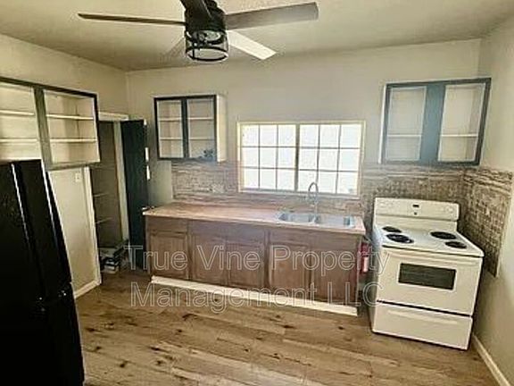 5th image of 622 S Navidad St #1