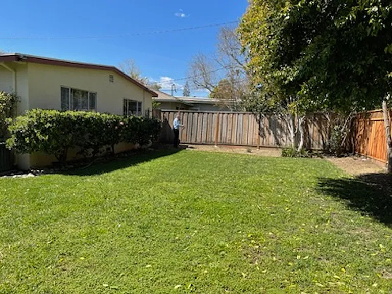 2347 Venndale Ave — Photo 14