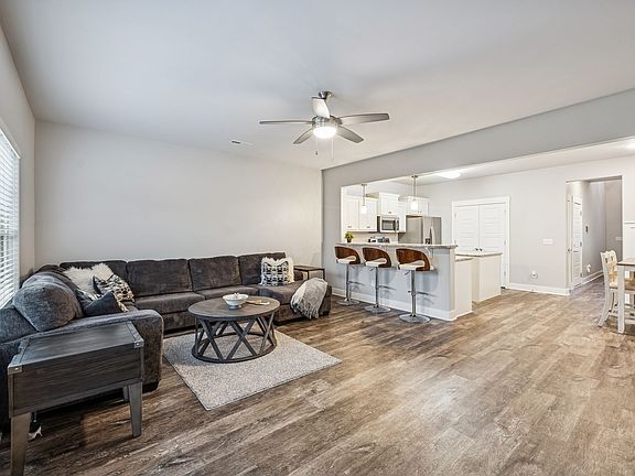 4th image of 4116 Suntropic Ln