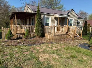 303 W Stewart Ave, Monterey, TN 38574