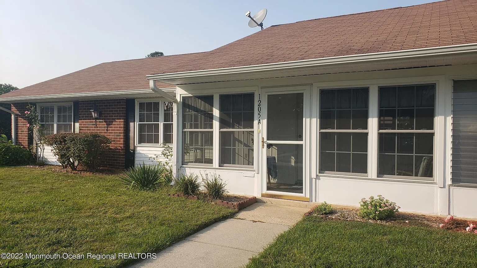 1205A Shetland Drive photo 1