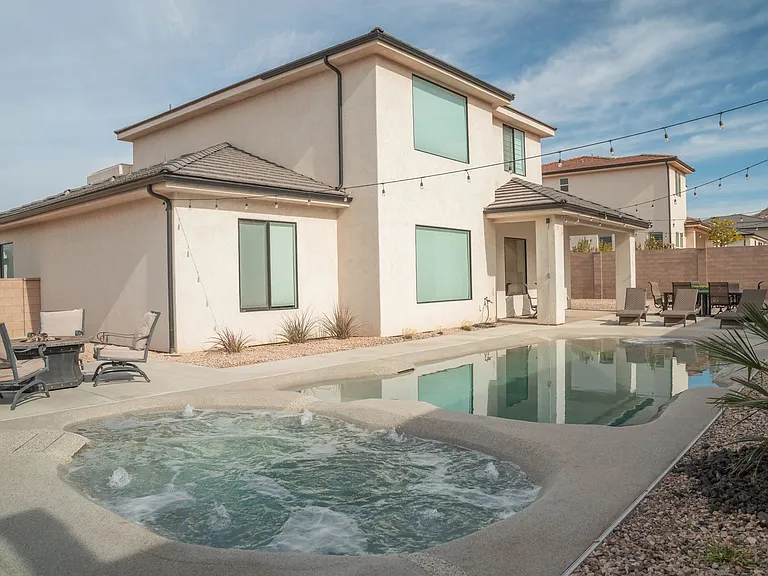 1322 E Toliman Way — Photo 31