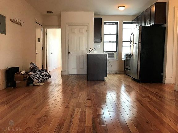 4th image of 2180 38th St #C8
