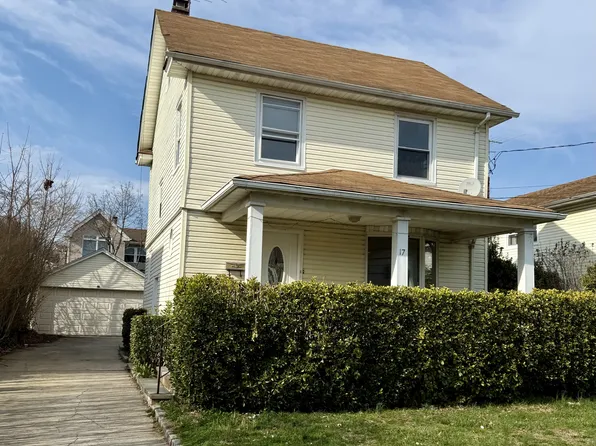 17 Villa St, Roslyn Heights, NY 11577