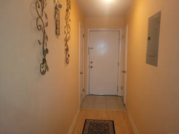 1730 State Street #208, Hamden, CT 06517