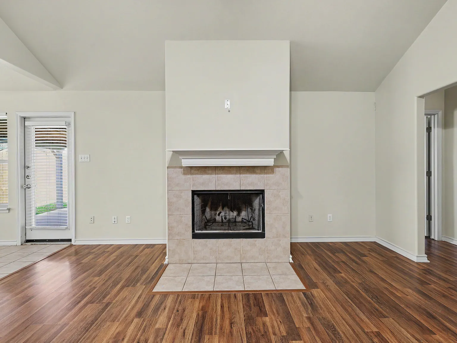 3 bed, 1623 sqft, $2,150 — Photo 3