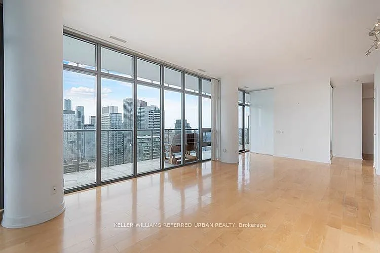 Casa Condos — Photo 3