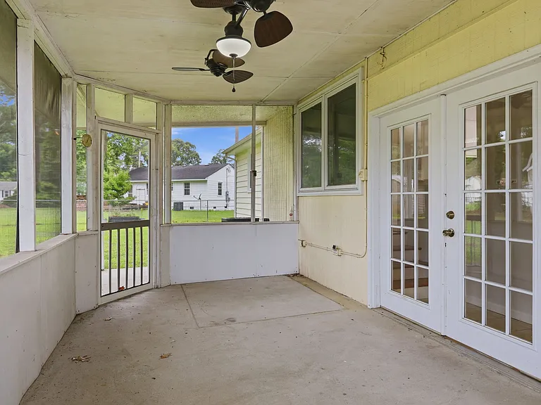 1407 Midgett Dr — Photo 24