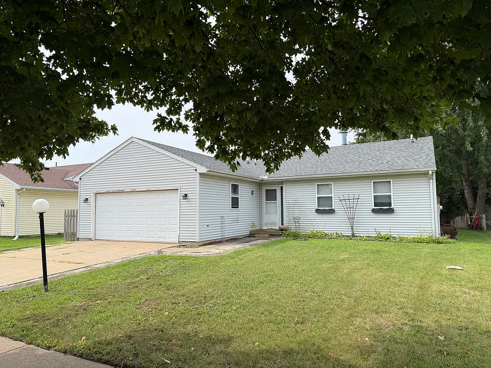 3305 Valerie Dr