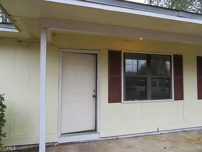 777A Douglas Dr #A — Photo 2
