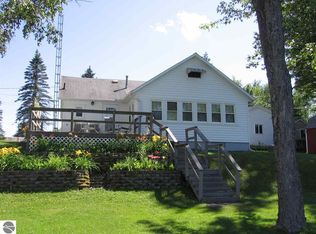 5691 Lakeview Dr, Hale, MI 48739