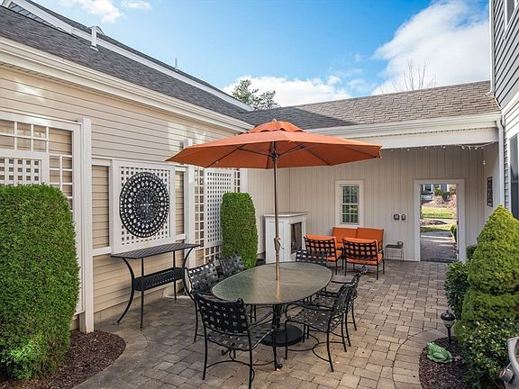 2nd image of 14 Jamison Way #14